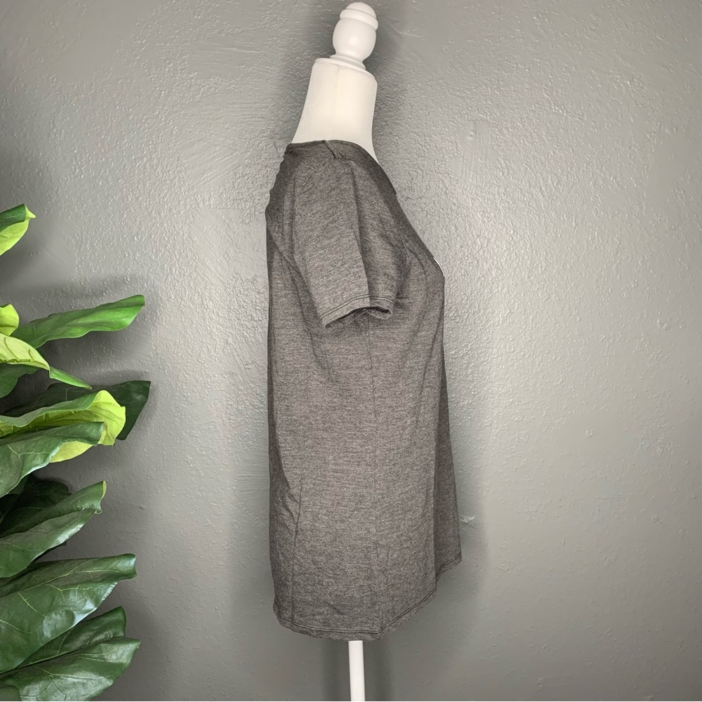 North Face Tee - Picture 2 of 9